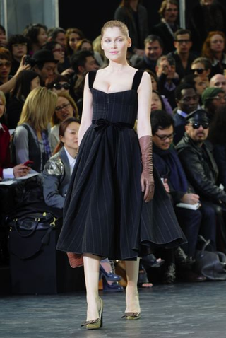 Illustration for article titled Attack Of The Supermodels Continues At Louis Vuitton